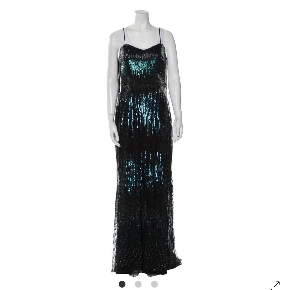 BURNETT NEW YORK Cape-Style Sequin Gown Embellished with bugle beads - Picture 5 of 16